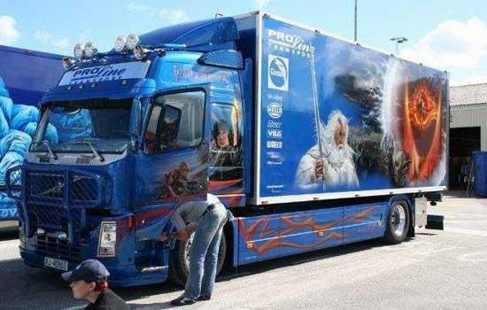 550x350 Preserving The Dying Form Of Truck Art - Truck Painting