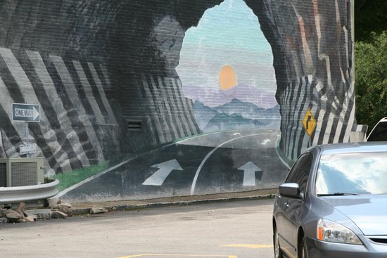 550x367 Tunnel Vision Mural (Columbia) - Tunnel Vision Painting Pictures