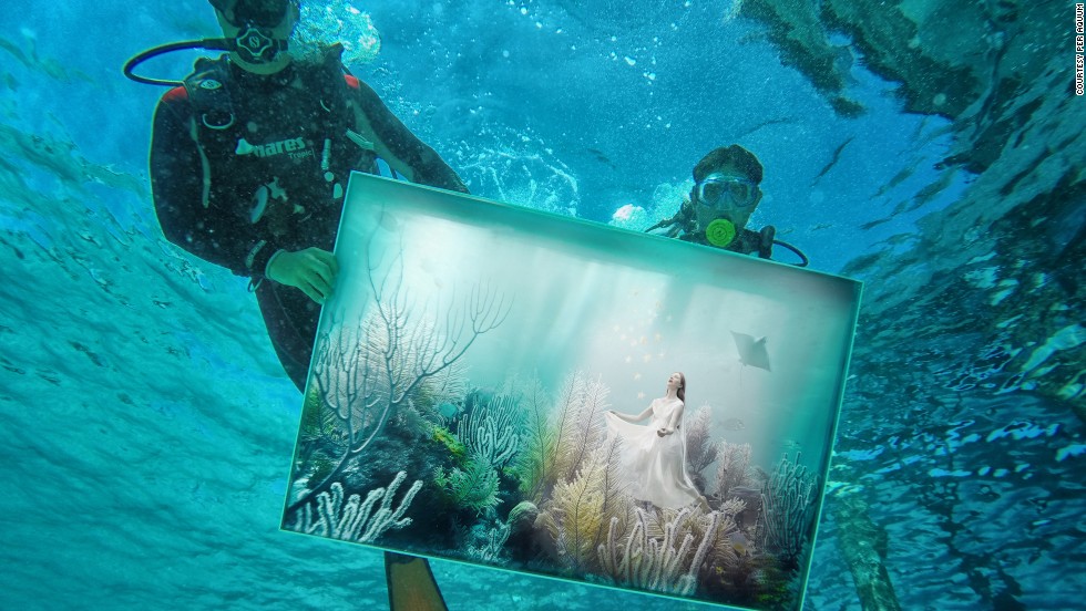 980x552 Underwater Wonder Surreal Sunken Art In The Maldives Cnn Travel - Underwater Painting Artist