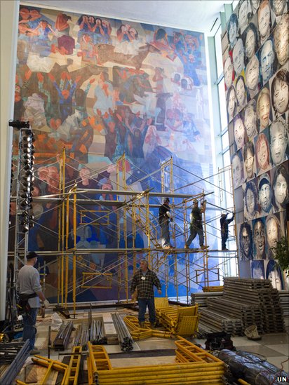 412x549 Bbc News - United Nations Painting