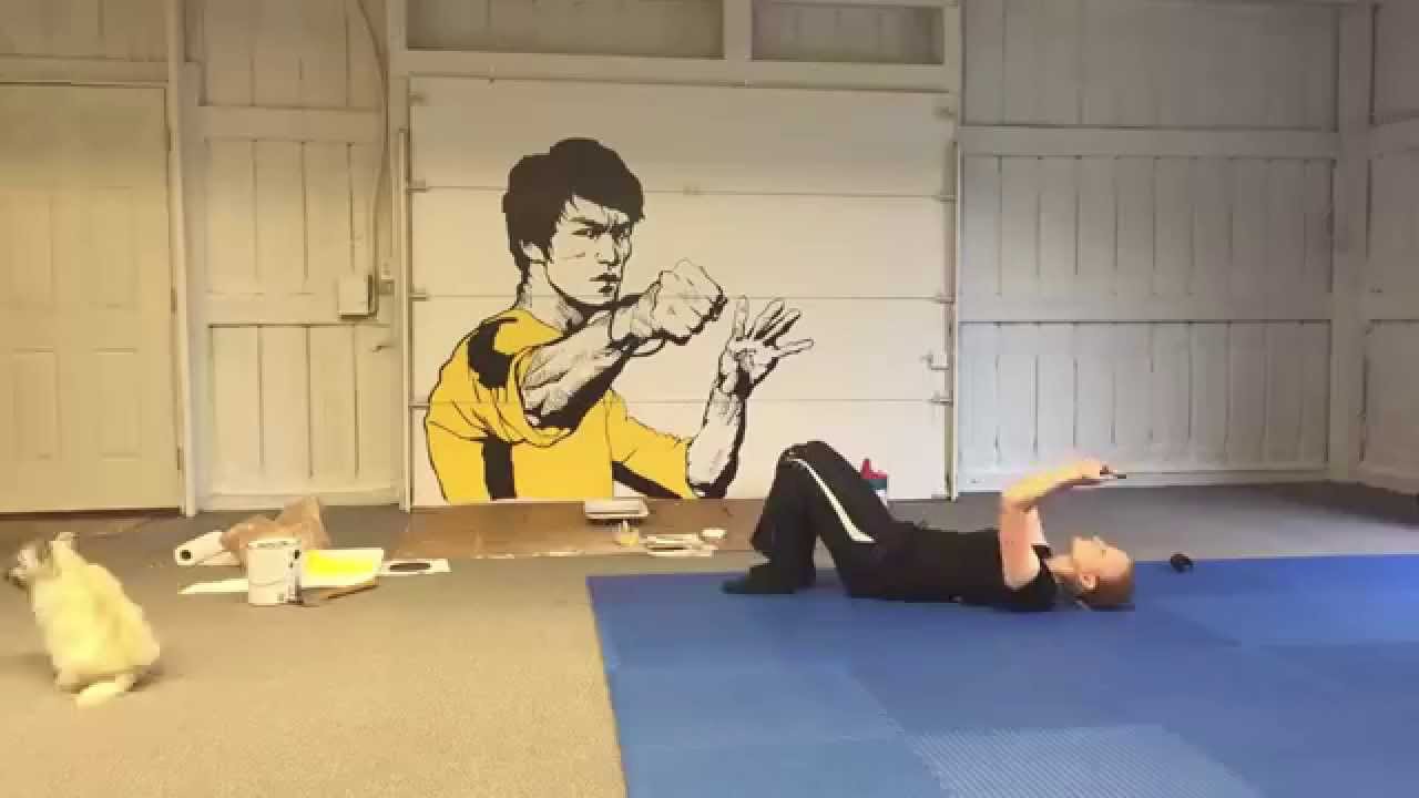 1280x720 Painting Bruce Lee - Upside Down Bruce Lee Painting