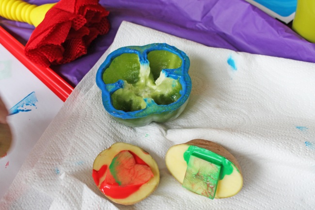 650x433 Fun With Vegetable Stamping - Vegetable Painting For Preschoolers
