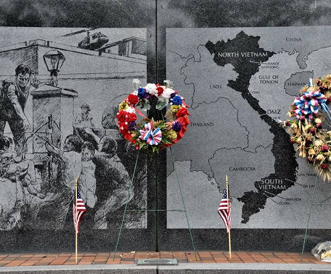 682x564 Vietnam Veterans Memorial In Philadelphia, Pa - Vietnam Memorial Painting
