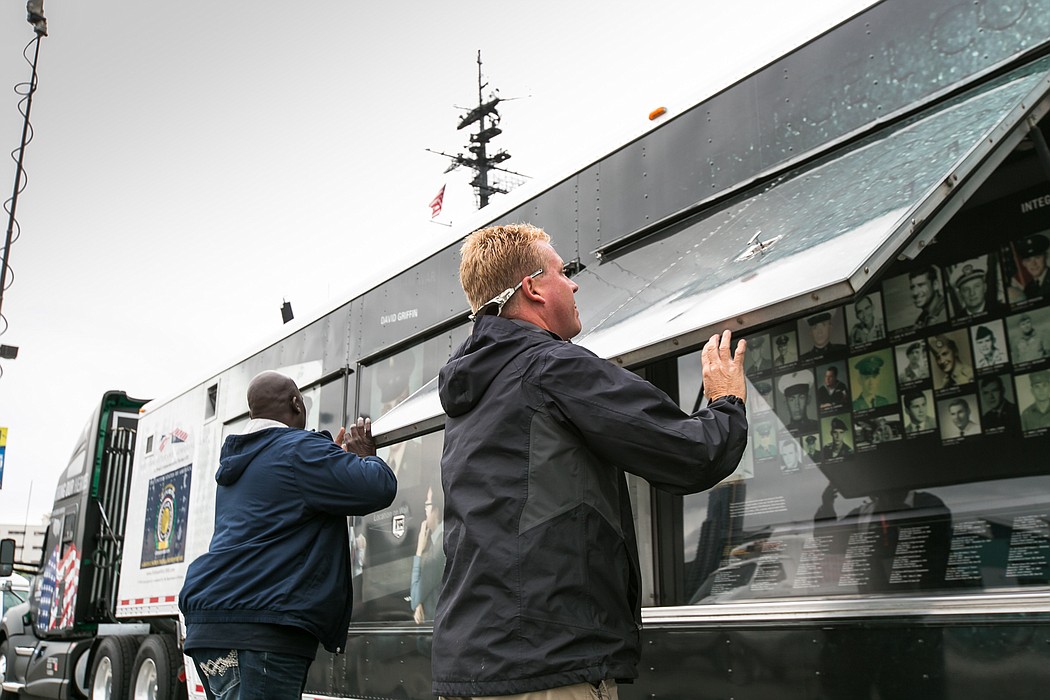 1050x700 Traveling Vietnam War Memorial Replica Helps Veterans, Families - Vietnam Memorial Wall Painting