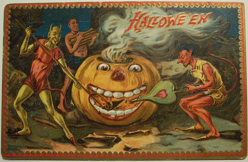 500x327 24 Vintage Halloween Cards That Are Nostalgic But A Bit Creepy - Vintage Halloween Painting