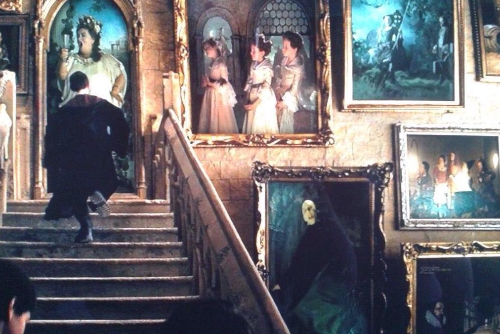 1012x676 There's A Painting Of Voldemort Dancing In A Harry Potter Movie - Voldemort Painting