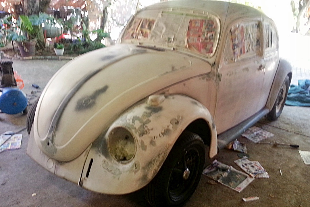 1079x720 Prepping The Beetle For A Paint Job The Rider - Vw Bug Painting