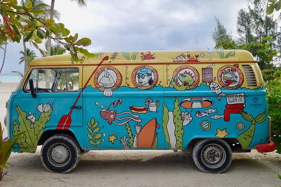 550x367 Very Cool Retro Painted Vw Bus On The Beach. - Vw Bus Painting