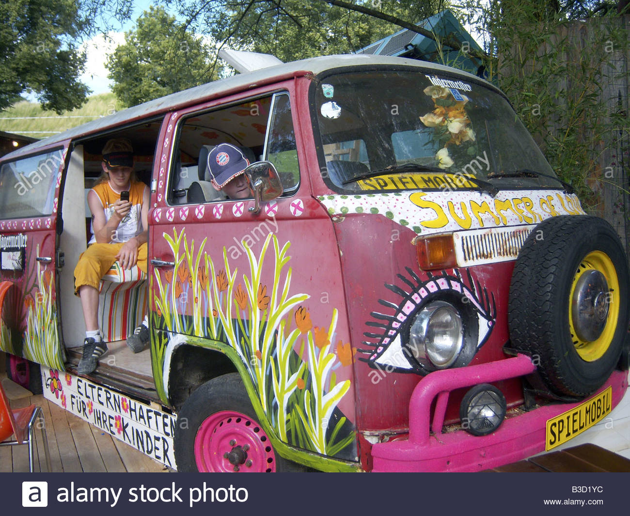 1300x1065 Old Flower Child Vw Bus With Lot Of Hippie Painting Parking Europe - Vw Bus Painting