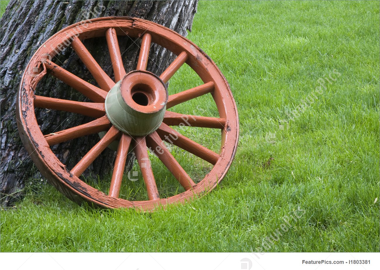 1300x926 Old Wagon Wheel Stock Photo I1803381 - Wagon Wheel Painting