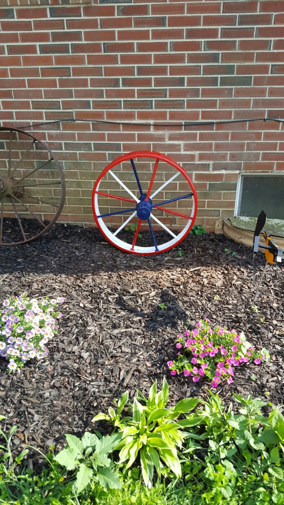 918x1632 Wagon Wheel Painted The Colors Of The American Flag. Diy Yard - Wagon Wheel Painting