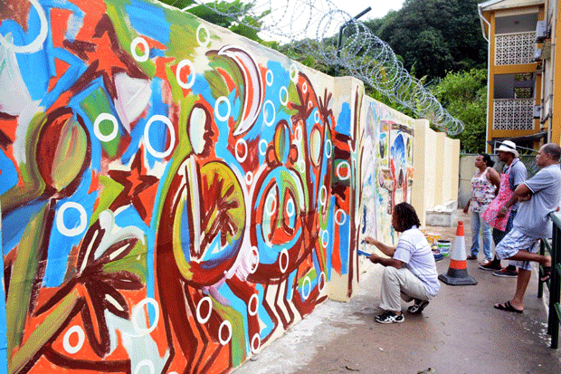 620x413 Artists Bring Social Awareness Through Street Painting Ministry - Wall Street Painting