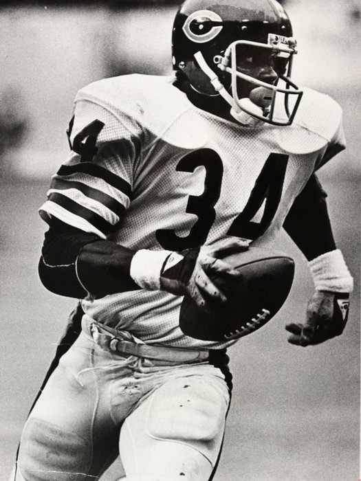 525x700 Walter Payton Chicago Bears Classic Bw Football 32x24 Print Poster - Walter Payton Painting