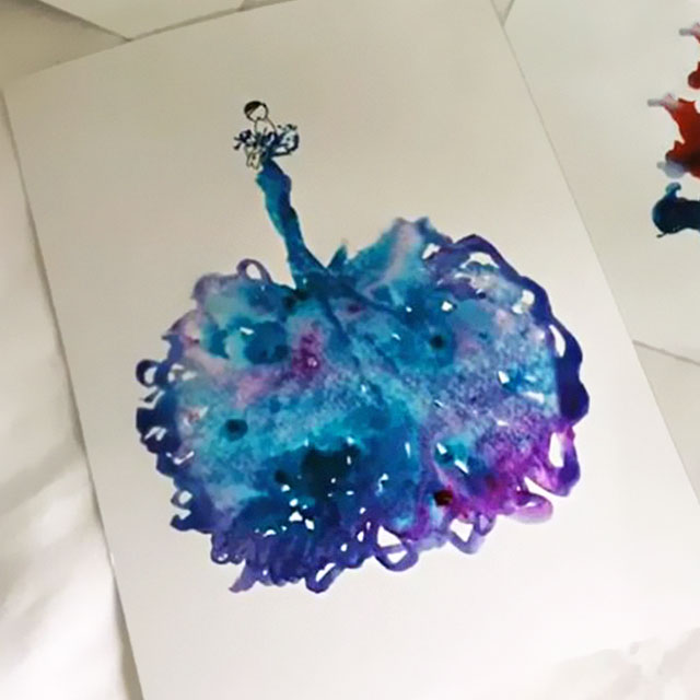 640x640 Artist Uses Water Drops And Paint To Create Spontaneous Dress - Water Drop Painting