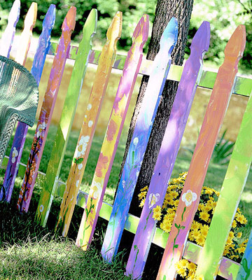 360x400 Neighborhood Kids' Fence Painting Party Better Homes Amp Gardens - White Picket Fence Painting