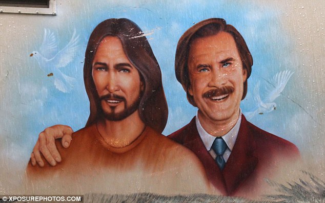 634x397 Will Ferrell Dons Captain's Hat To Cruise In His Painted Trailer - Will Ferrell Painting