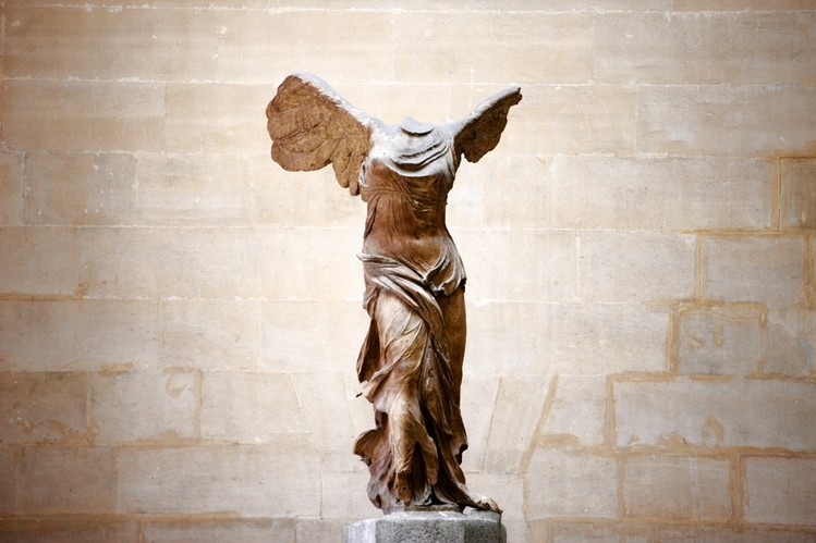 749x499 The Louvre'S - Winged Victory Painting