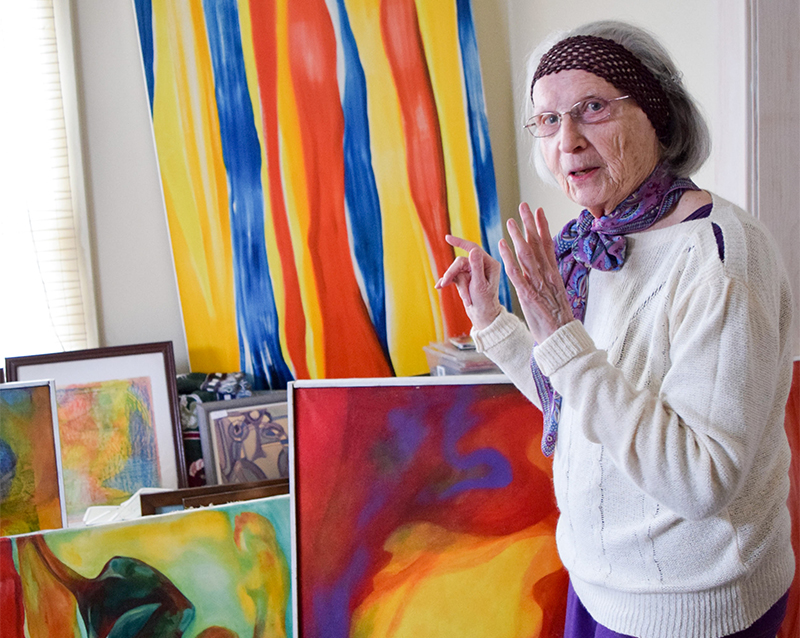 800x638 91 Year Old Painter Preparing To Stage One Woman Show - Woman Artist Painting