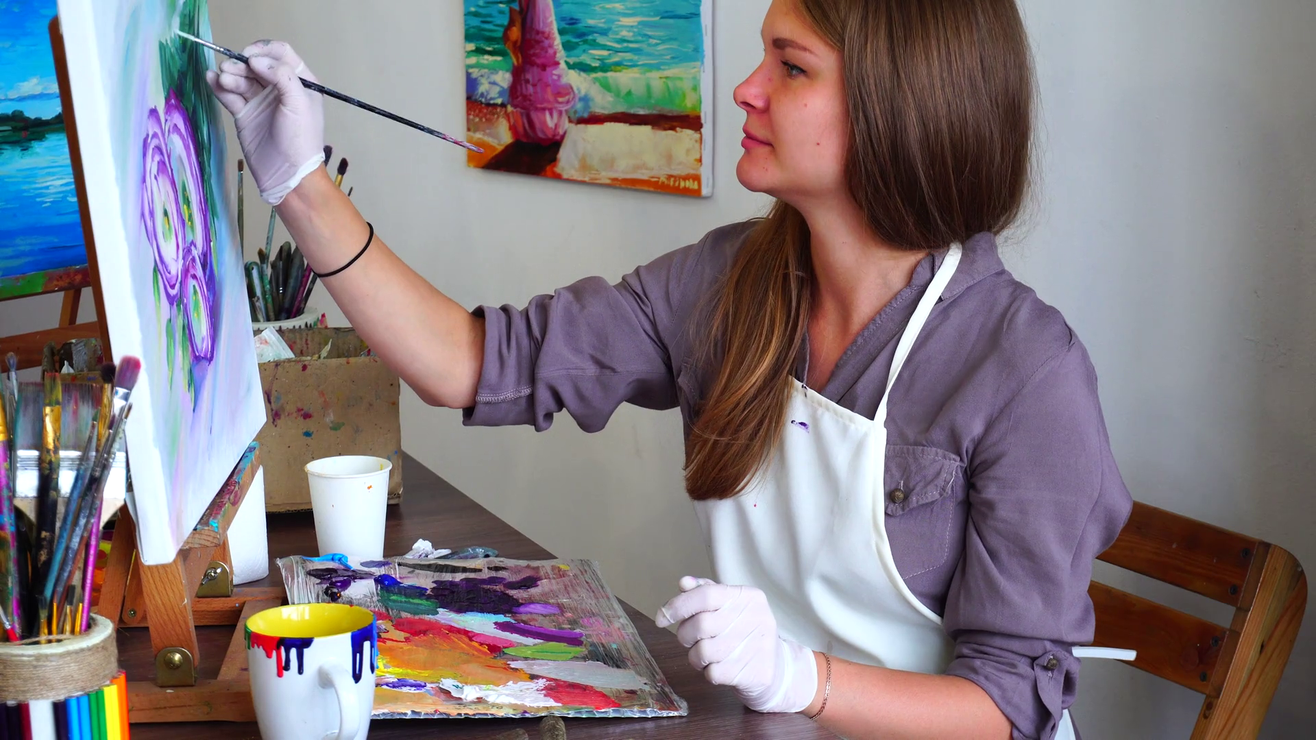 1920x1080 Woman Sitting And Painting - Woman Sitting On Chair Painting