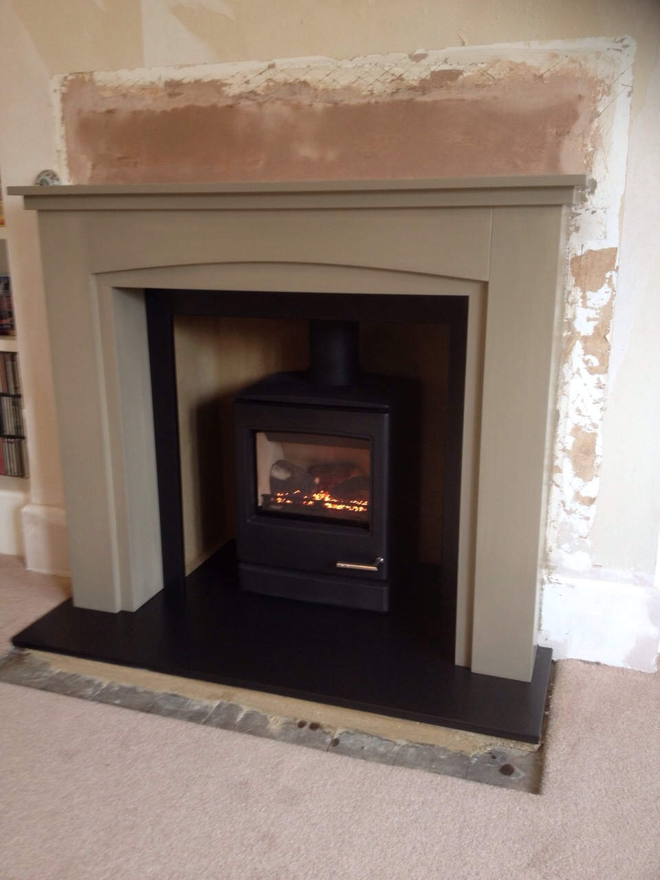 960x1280 Yeoman Cl5 Gas Stove With Wood Fire Surround Hand Painted - Wood Burner Painting