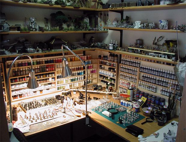 620x474 Need To Get My Painting Stuff Organized. The Nerd Laboratory - Workbench Painting