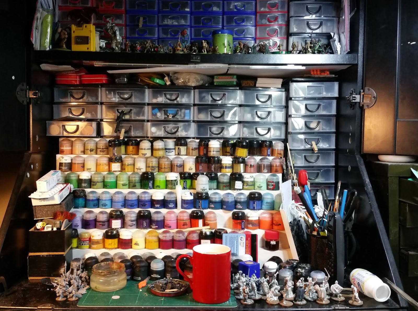 1600x1189 Paint On Workbench - Workbench Painting