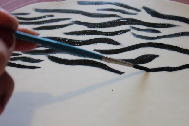 640x426 How To Make An Animal Print Cake Giraffe, Zebra, And Leopard, Oh My! - Zebra Print Painting