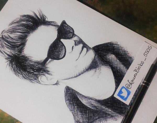 600x472 Lauraa On Twitter My New Drawing Of Luke Hemmings From 5sos - 5sos Sketch
