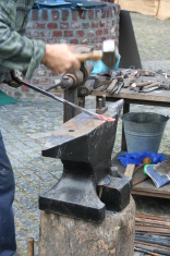 156x235 Hammer And Anvil Sketch Stock Vector - Anvil Sketch