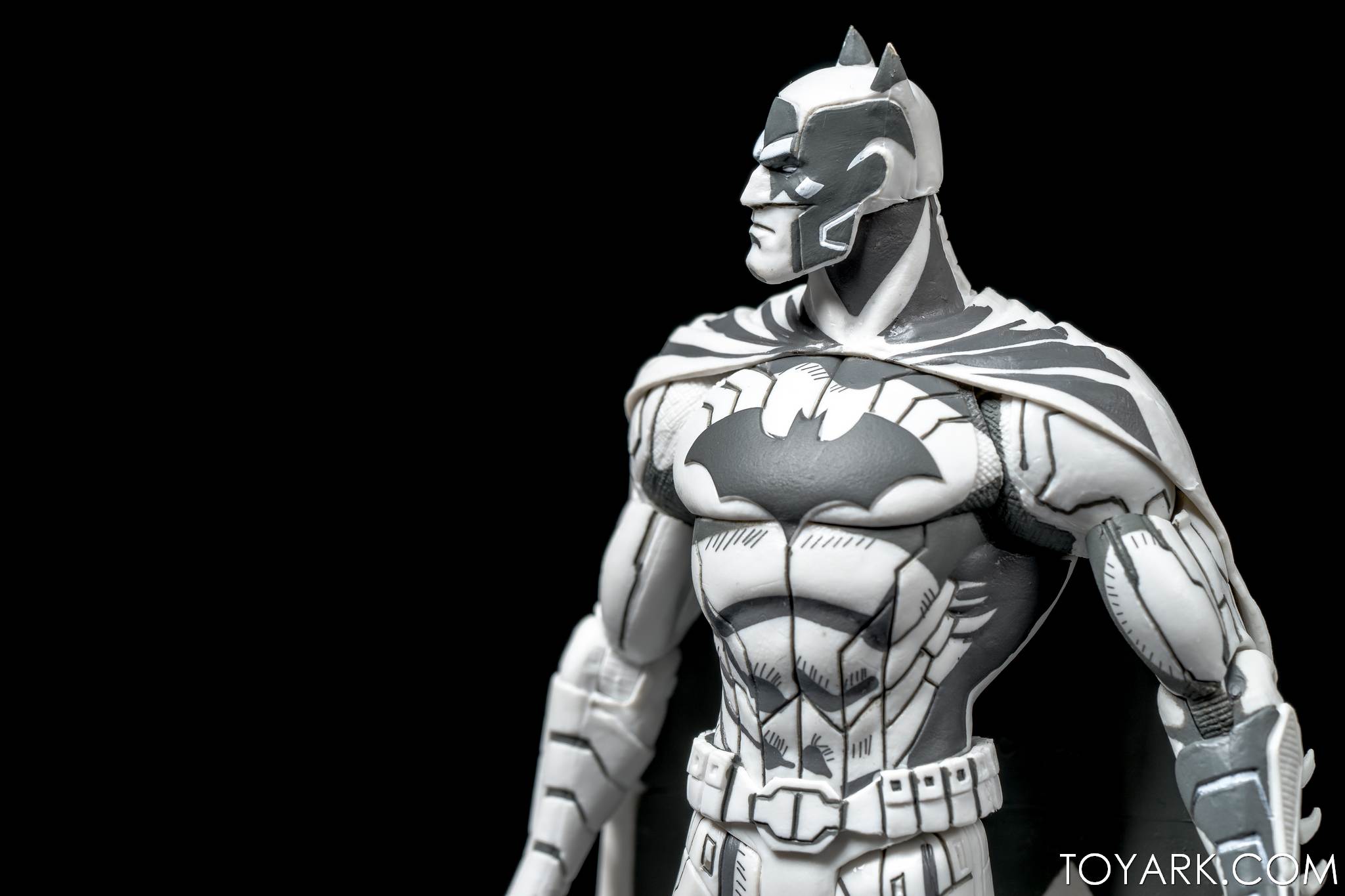 2048x1365 Sdcc Jim Lee Blueline Batman In Hand Gallery - Batman Sketch Figure