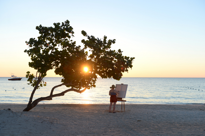 664x440 Sketch Or Paint To Combat Digitally Induced Holiday Amnesia, Say - Combat Sketch