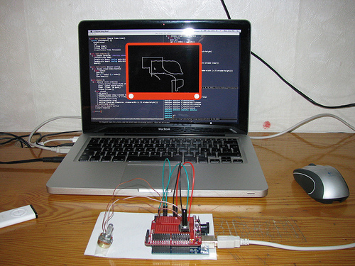 500x375 Etch A Sketch - Electronic Etch A Sketch