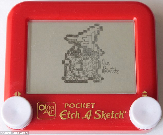 634x525 Etch A Sketch Online The Etch A Sketch President Artist Uses Toy - Etch A Sketch Online