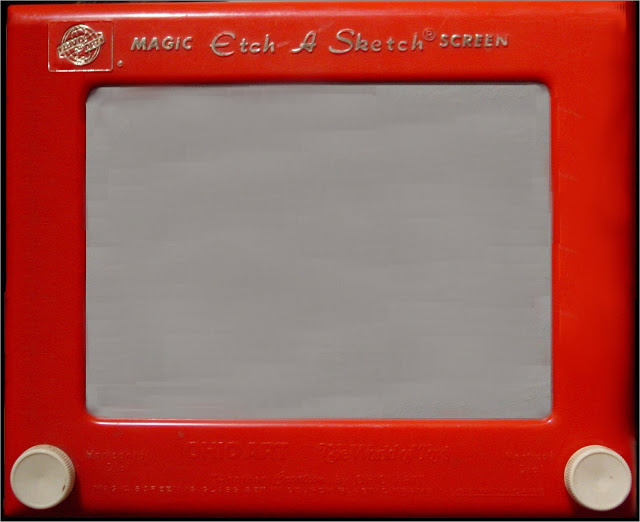 640x522 The Old Red Etch A Sketch - Etch O Sketch