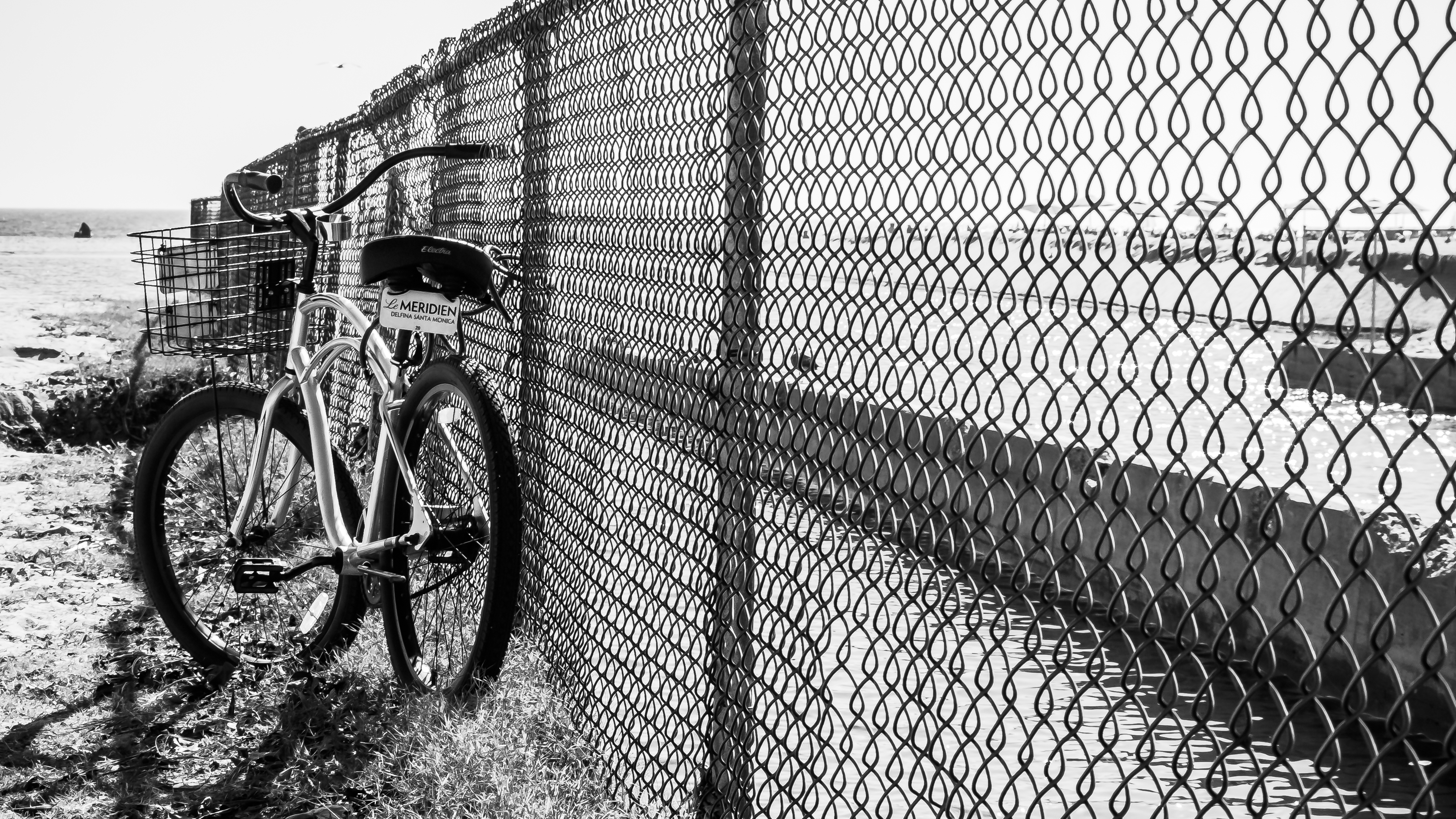 4032x2268 Free Images Beach, Fence, Black And White, Street, Warm, Bike - Fence Sketch