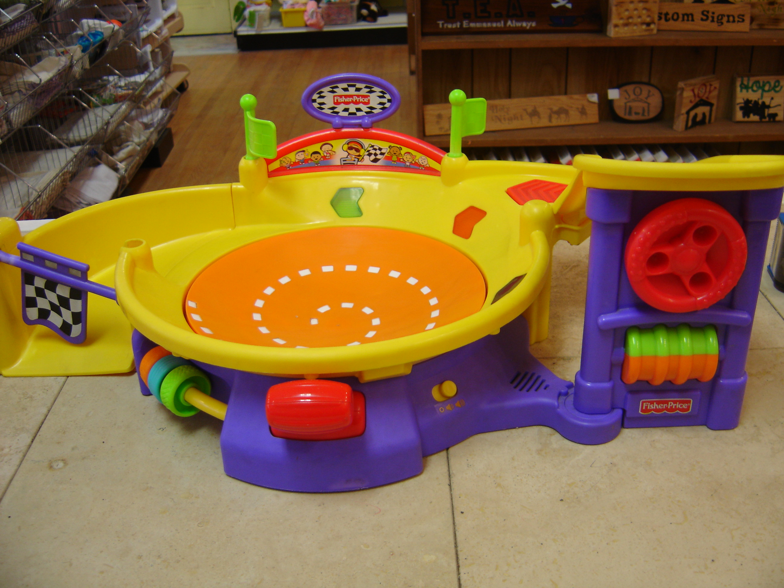 2592x1944 Fisher Price Little People Lil Zoomers Spinnin Sounds Speedway - Fisher Price Etch A Sketch