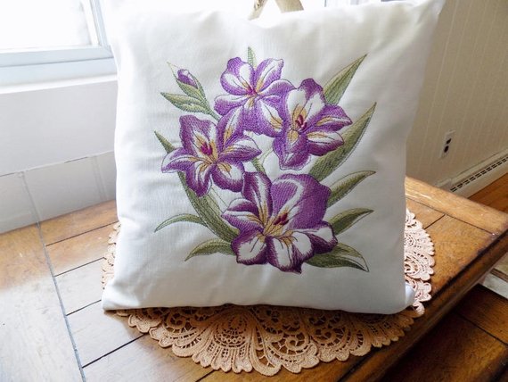 570x428 Gladiolus Sketch Toss Pillow - Gladiolus Sketch
