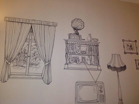 550x412 The Drawings On Your Bedroom Wall - Hostel Sketch