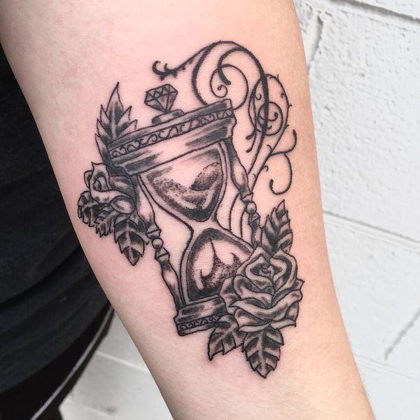 600x600 125 Timeless Hourglass Tattoos And Their Meanings - Hourglass Tattoo Sketch