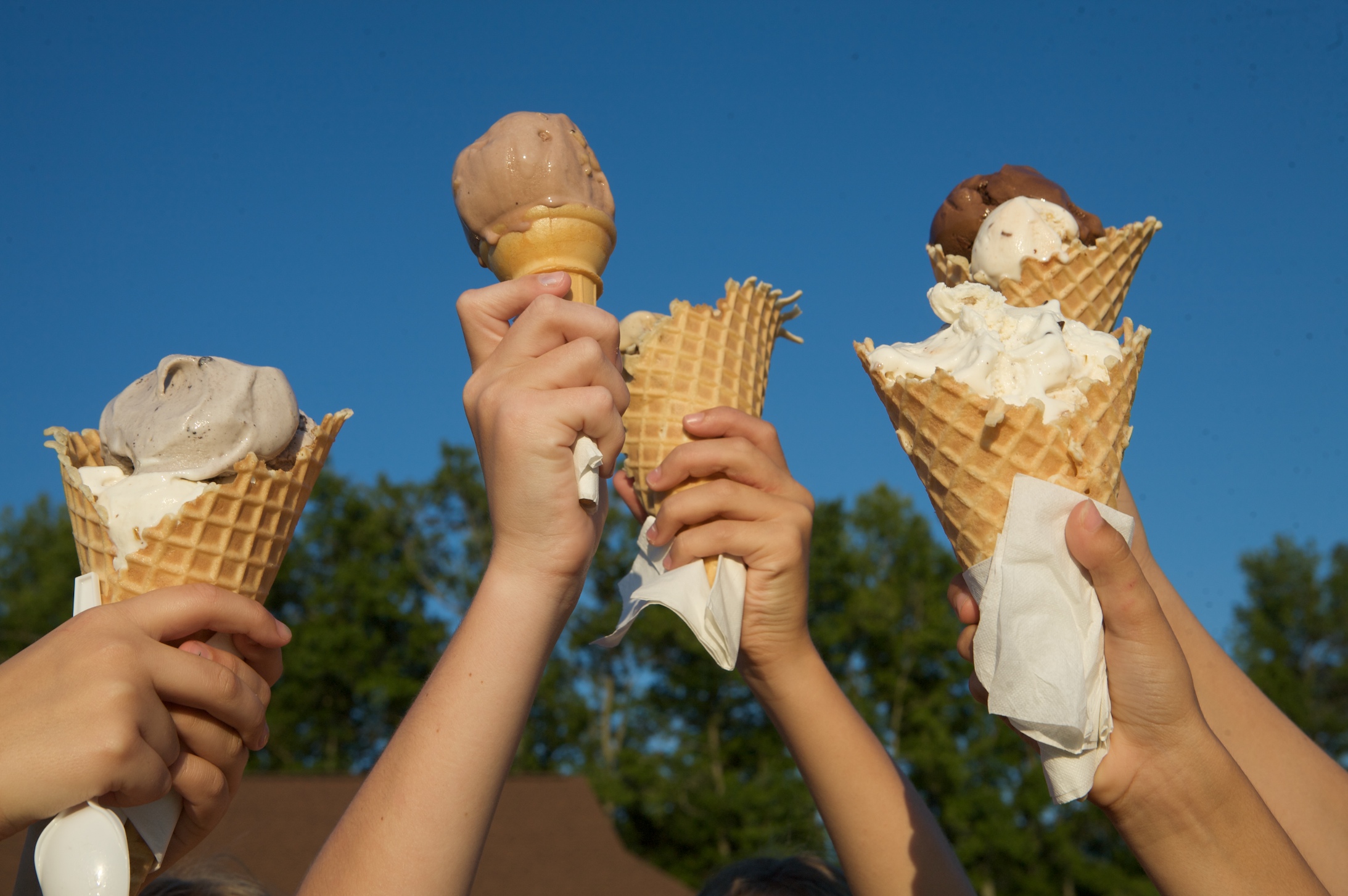 2186x1453 Weekend - Ice Cream Scoop Sketch