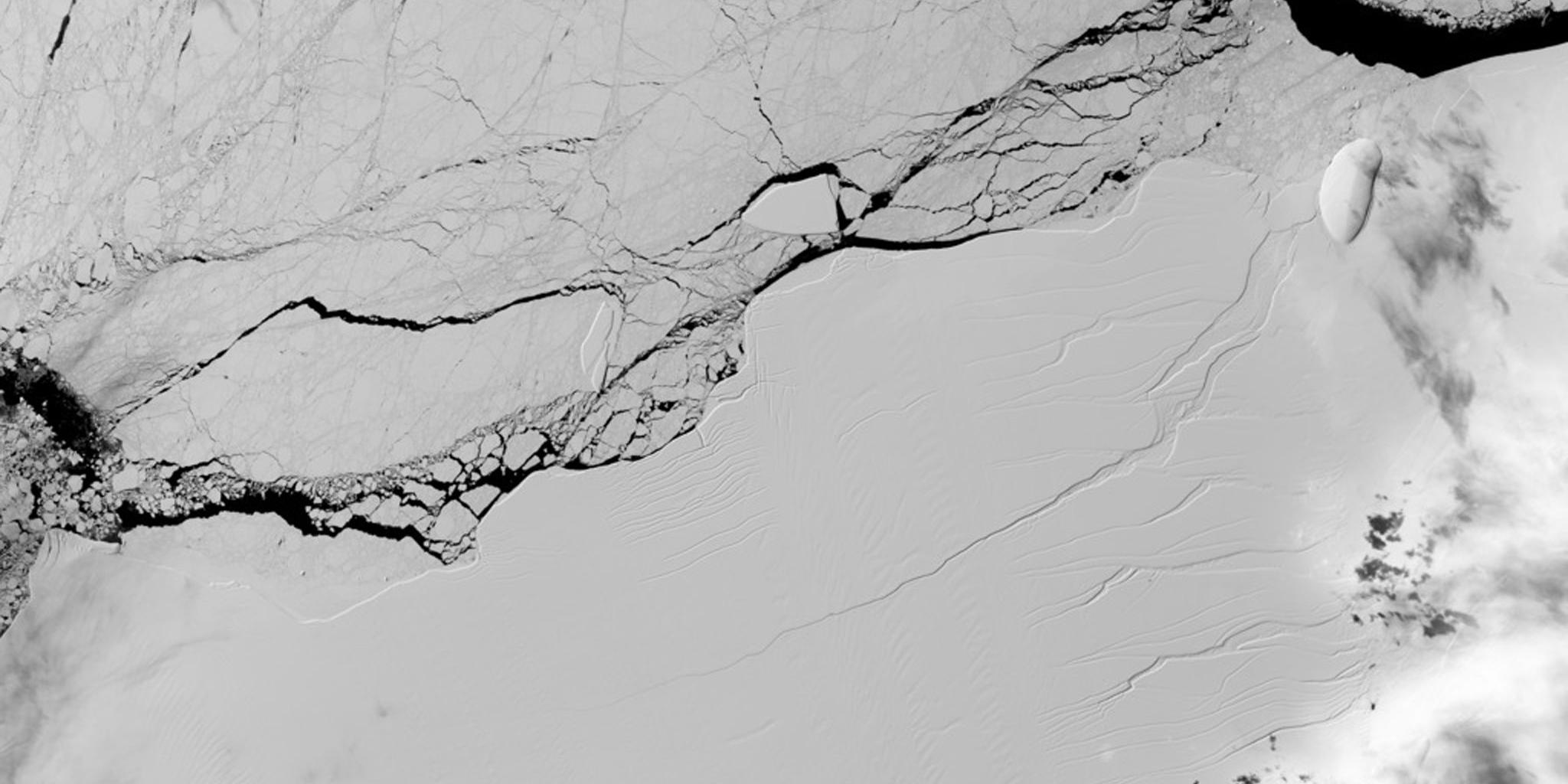 Трещина река. Трещины на льду. Трещины на льду текстура. Треснувший лед. Лёд трещины Минимализм.
