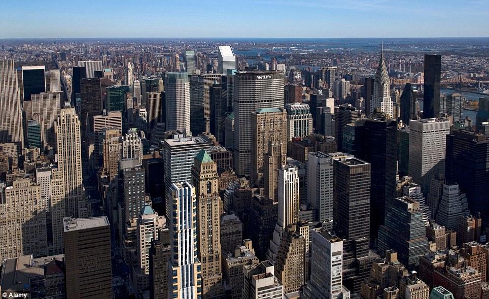 964x589 Autistic Artist Draws 18ft Picture Of New York Skyline From Memory - La Skyline Sketch