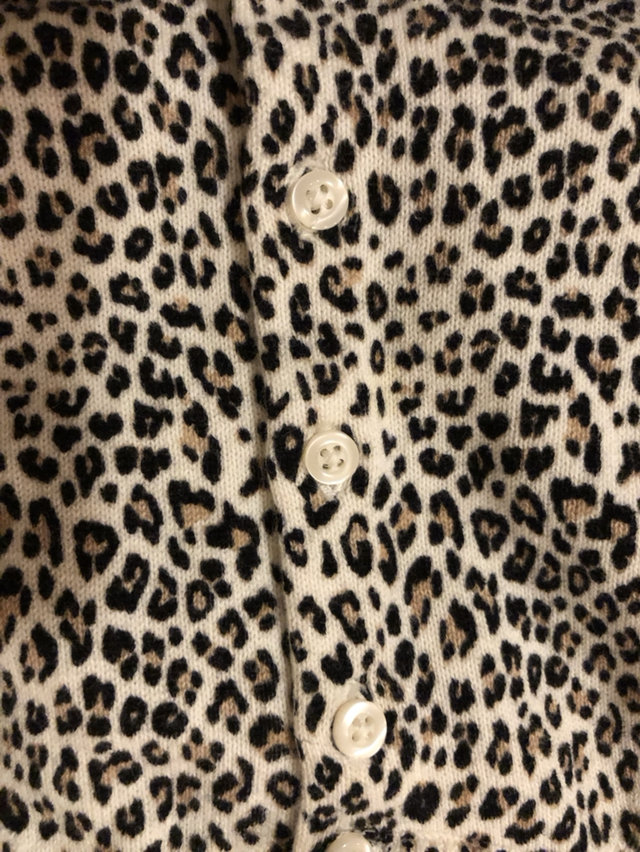 640x852 Gap Leopard Print Cardigan - Leopard Print Sketch