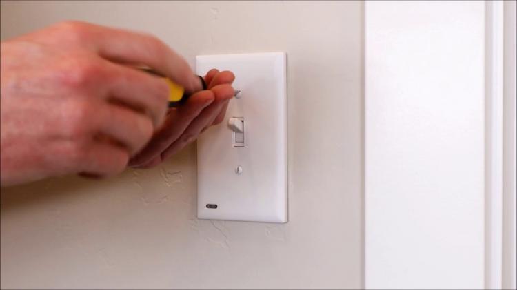 750x421 Snappower Switchlight Turns Your Light Switch Into A Night Light - Light Switch Sketch