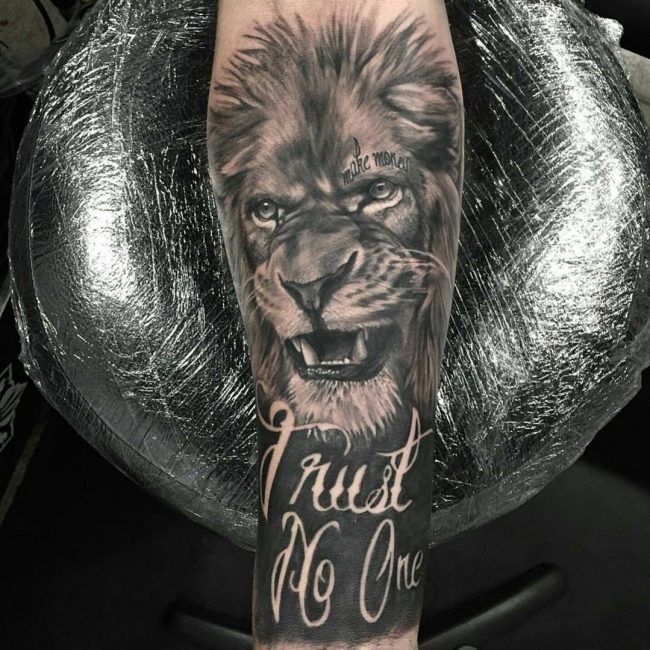 650x650 80 Awesome Lion Tattoo Designs - Lion Tattoo Sketch