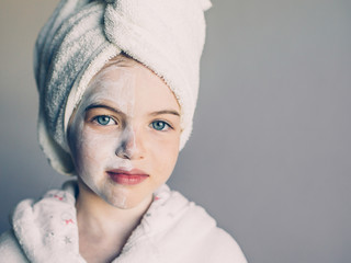 320x240 Drawn Little Girl Wet Face 3373110 - Little Girl Face Sketch