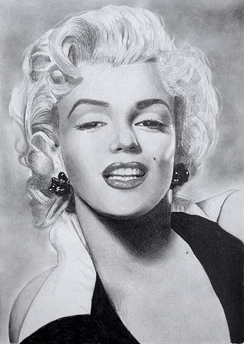 Marilyn Monroe Pencil Sketch at PaintingValley.com | Explore collection ...