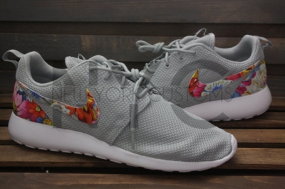 nike roshe run floral 2017