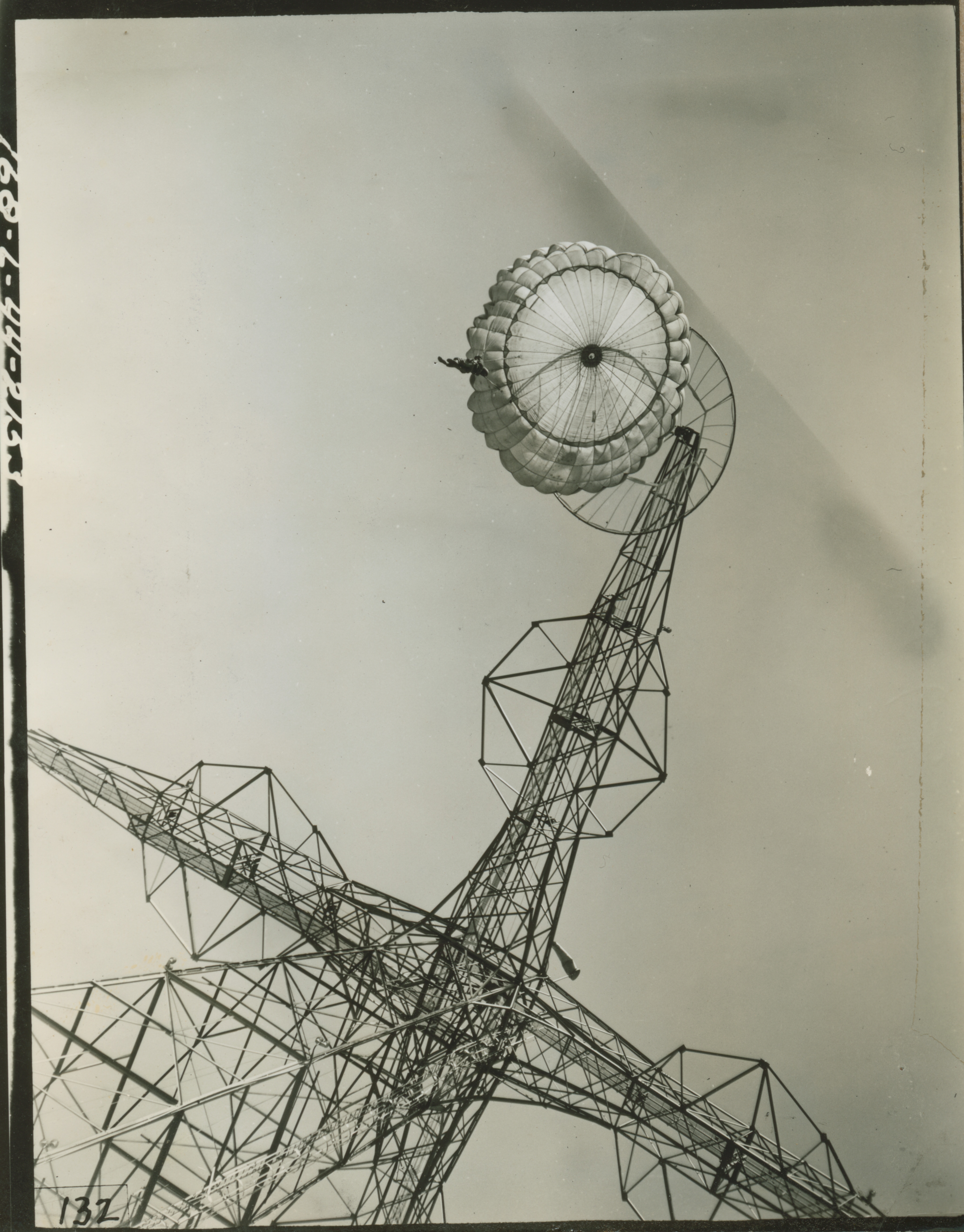 3600x4601 Paratrooper Training - Paratrooper Sketch