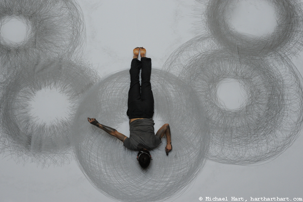 600x399 Tony Orrico Performance Drawing - Performance Sketch